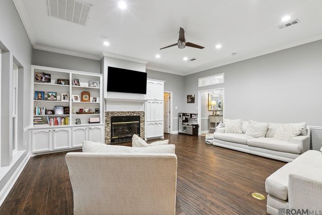 6016 Mourning Dove Dr, Saint George, LA 70817