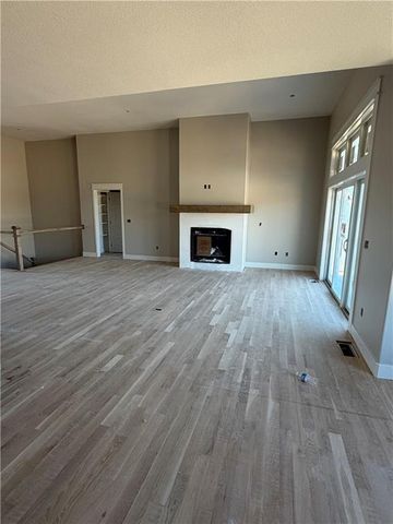 6010 Apache Drive, Shawnee, KS 66226