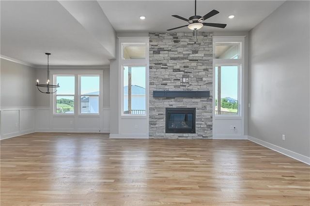 6010 Apache Drive, Shawnee, KS 66226