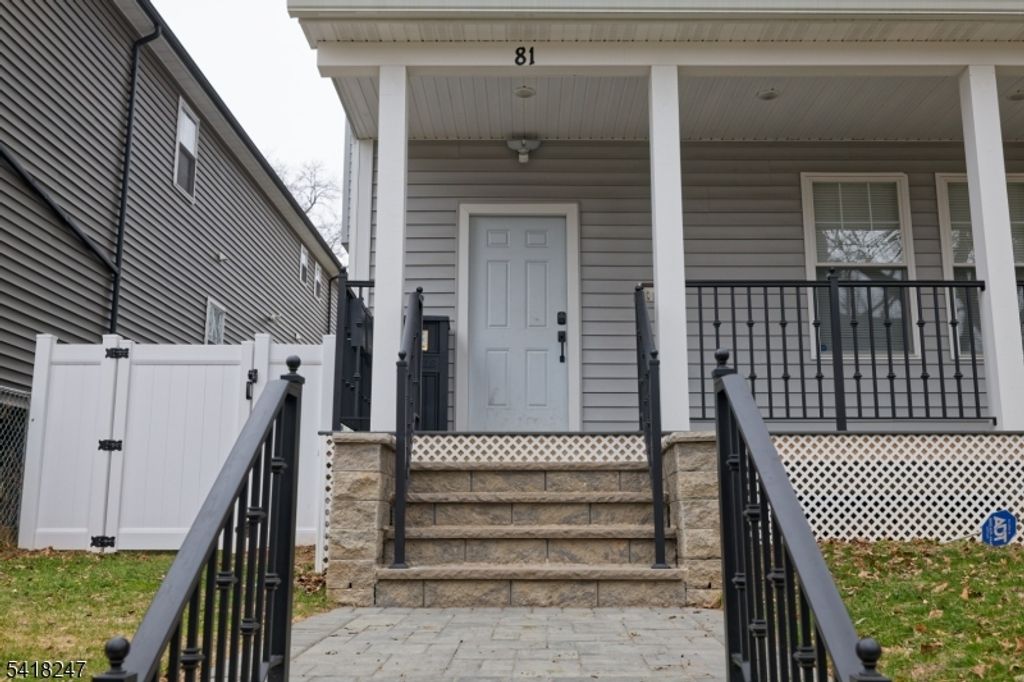 81 N Grove St 3, East Orange City, NJ 07017 — photo 3