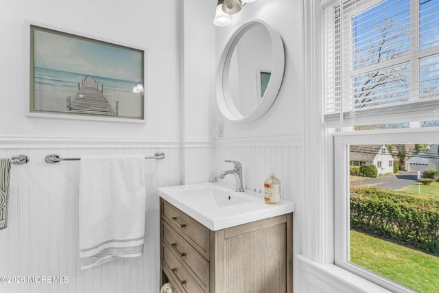 1 N Cherry Lane, Rumson, NJ 07760