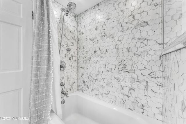 1 N Cherry Lane, Rumson, NJ 07760