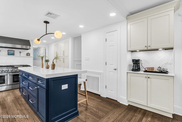 1 N Cherry Lane, Rumson, NJ 07760