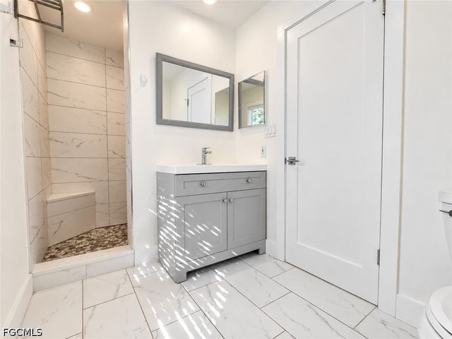 4272 Island CIR B, Fort Myers, FL 33919