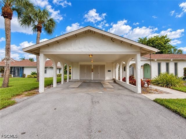 4272 Island CIR B, Fort Myers, FL 33919