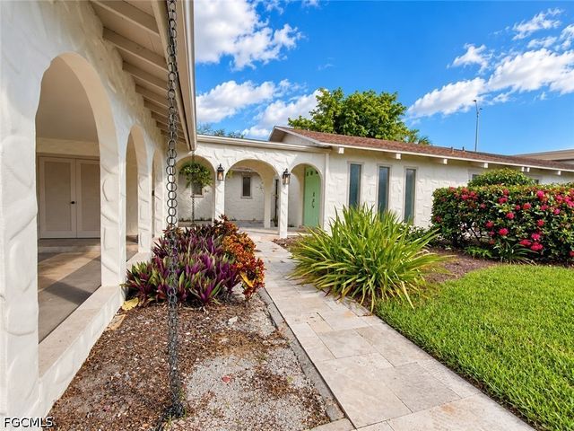 4272 Island CIR B, Fort Myers, FL 33919