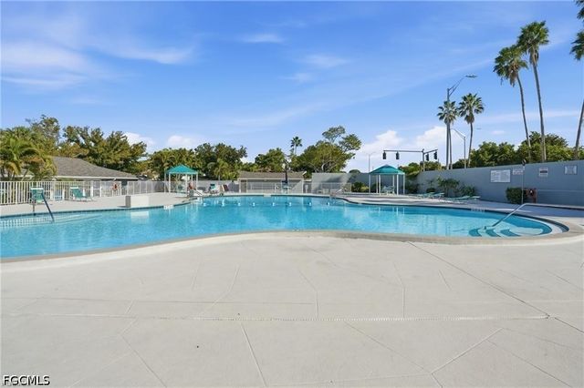 4272 Island CIR B, Fort Myers, FL 33919