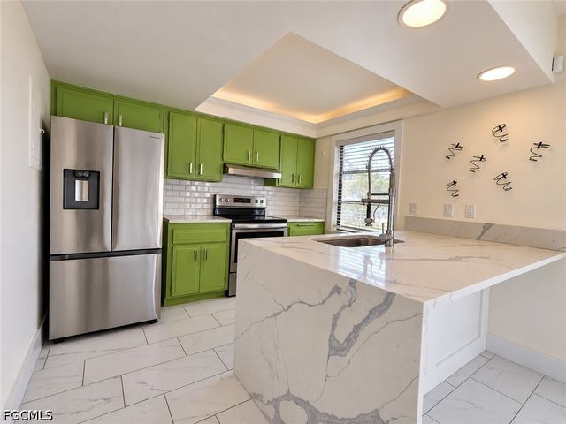 4272 Island CIR B, Fort Myers, FL 33919