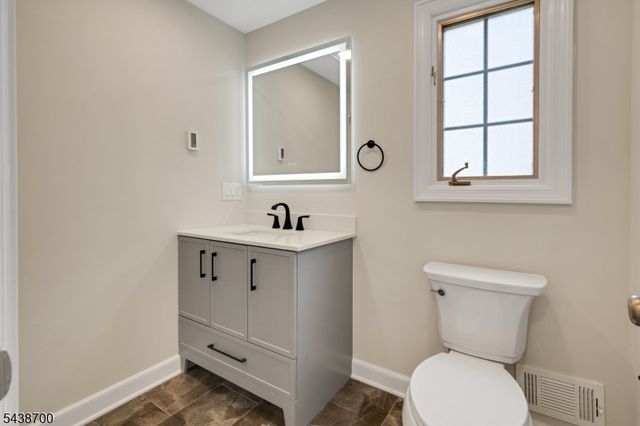 21 N End Ter, Bloomfield Twp., NJ 07003