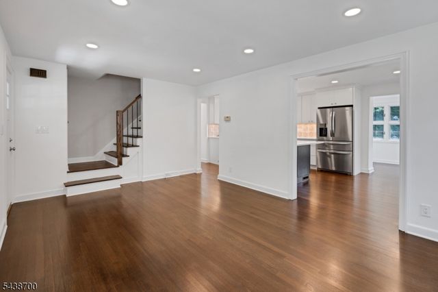 21 N End Ter, Bloomfield Twp., NJ 07003