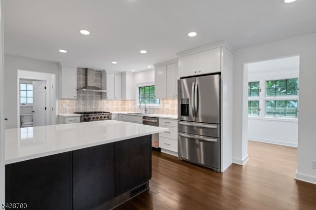21 N End Ter, Bloomfield Twp., NJ 07003