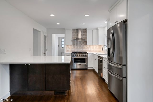 21 N End Ter, Bloomfield Twp., NJ 07003