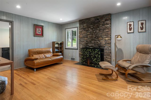 24 Amherst Road, Biltmore Forest, NC 28803