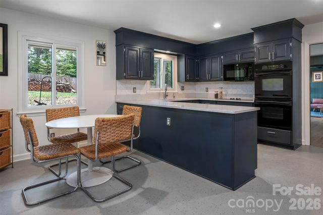 24 Amherst Road, Biltmore Forest, NC 28803