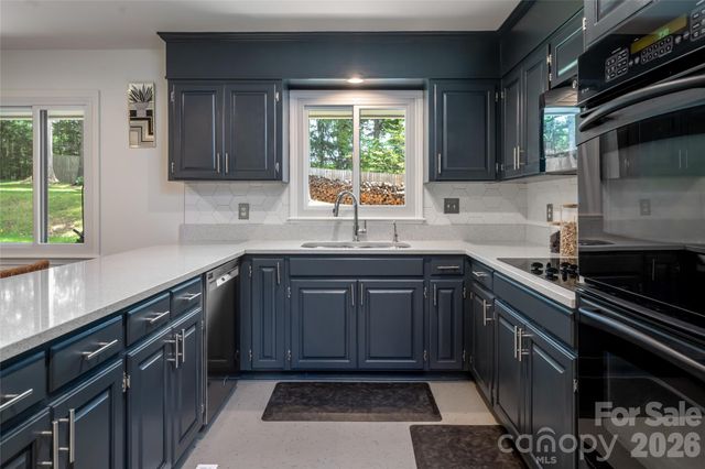 24 Amherst Road, Biltmore Forest, NC 28803
