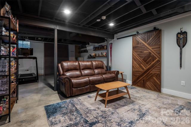 24 Amherst Road, Biltmore Forest, NC 28803