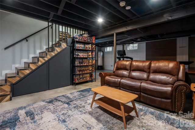 24 Amherst Road, Biltmore Forest, NC 28803