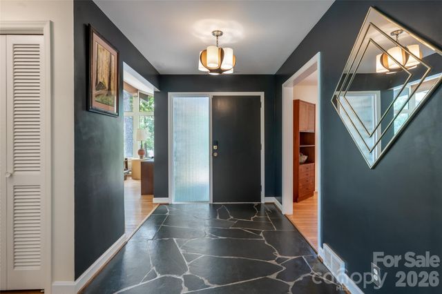 24 Amherst Road, Biltmore Forest, NC 28803