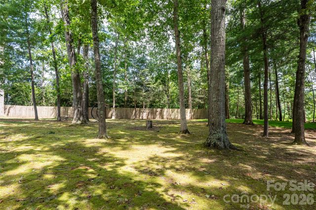 24 Amherst Road, Biltmore Forest, NC 28803