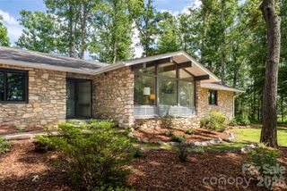 24 Amherst Road, Biltmore Forest, NC 28803
