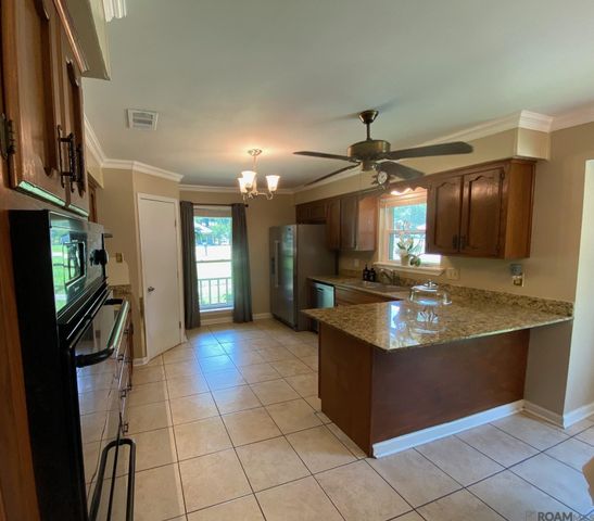 17049 S Bristle Cone Ct, Greenwell Springs, LA 70739