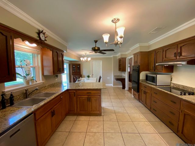 17049 S Bristle Cone Ct, Greenwell Springs, LA 70739