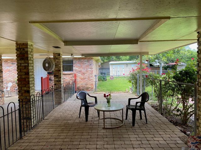 17049 S Bristle Cone Ct, Greenwell Springs, LA 70739