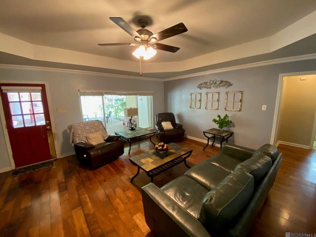 17049 S Bristle Cone Ct, Greenwell Springs, LA 70739