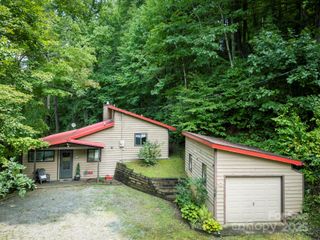 100 Chipmunk Lane, Maggie Valley, NC 28751