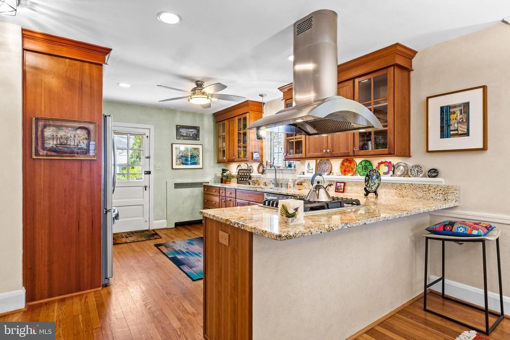 Image 10 of property listing at 4408 SEDGWICK RD, Baltimore, MD 21210