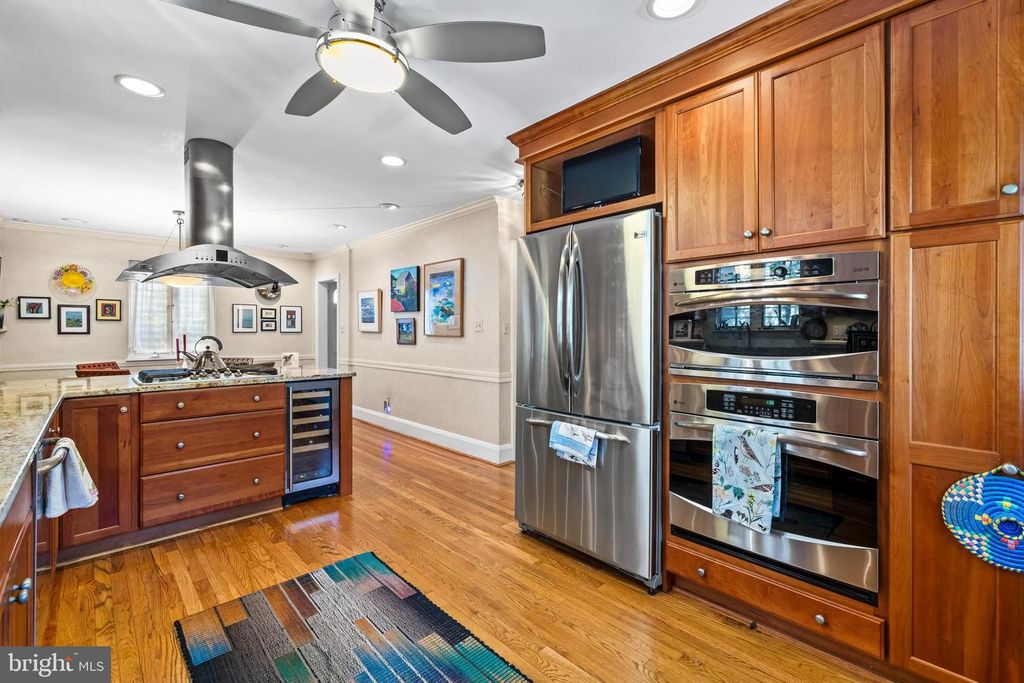 Image 13 of property listing at 4408 SEDGWICK RD, Baltimore, MD 21210