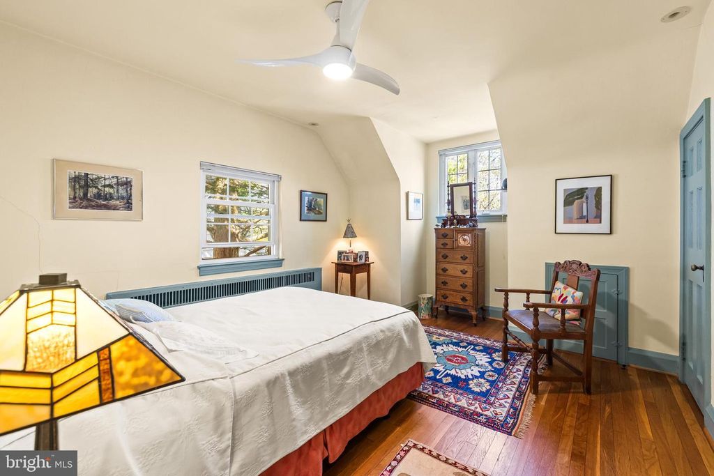 Image 21 of property listing at 4408 SEDGWICK RD, Baltimore, MD 21210