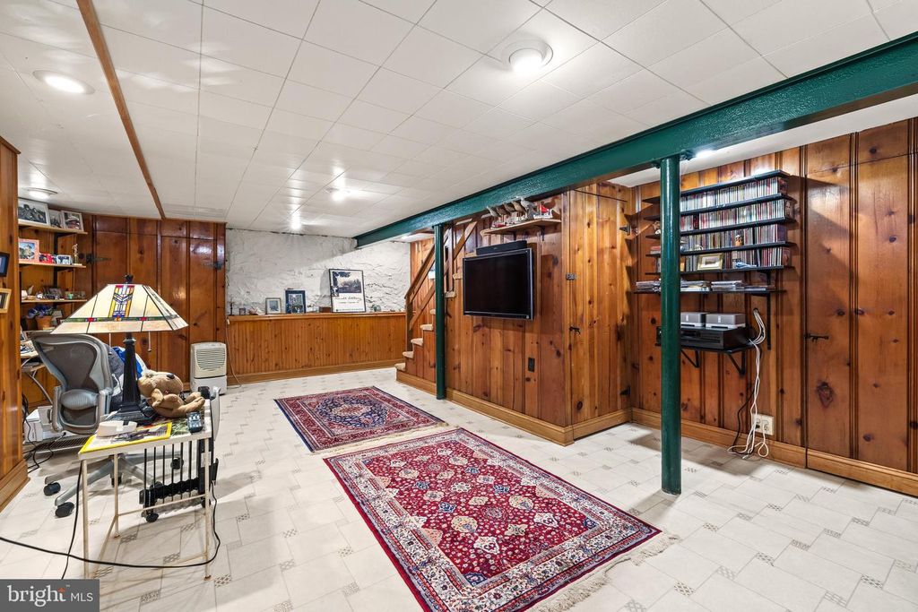 Image 25 of property listing at 4408 SEDGWICK RD, Baltimore, MD 21210