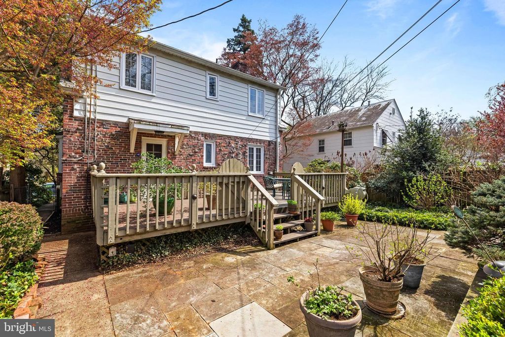 Image 29 of property listing at 4408 SEDGWICK RD, Baltimore, MD 21210