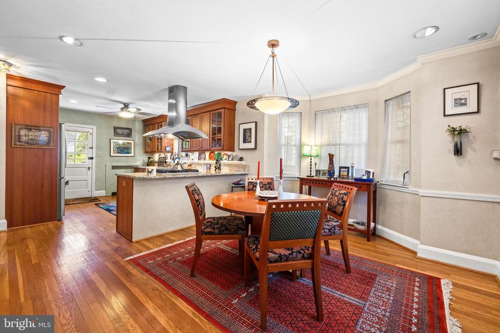 Image 8 of property listing at 4408 SEDGWICK RD, Baltimore, MD 21210