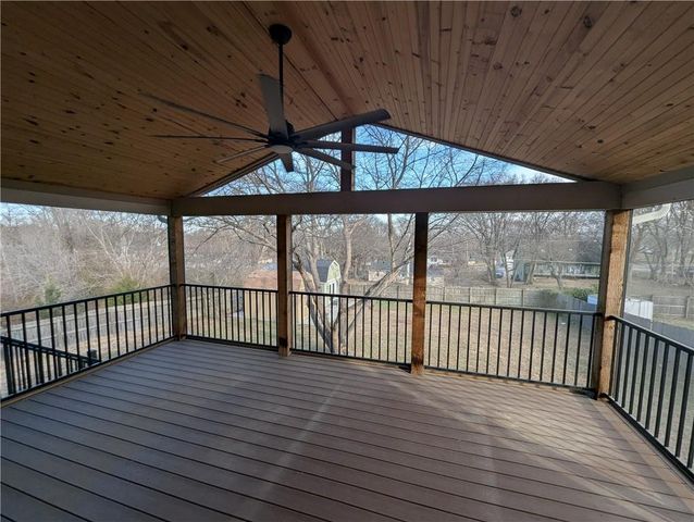 15601 White Drive, Belton, MO 64012