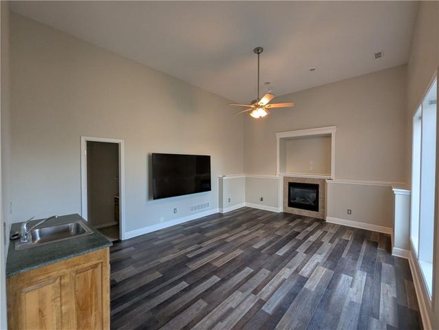 15601 White Drive, Belton, MO 64012