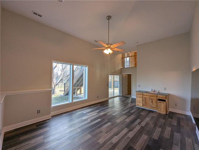 15601 White Drive, Belton, MO 64012