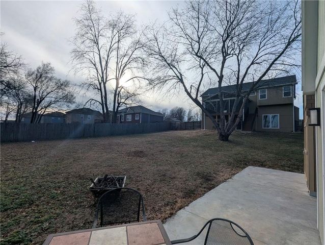 15601 White Drive, Belton, MO 64012