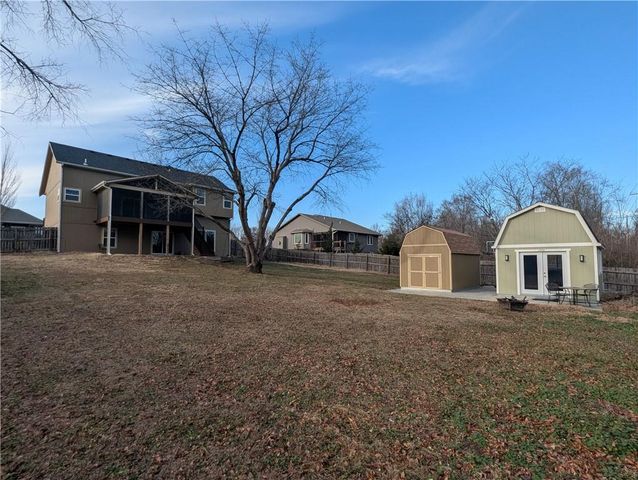 15601 White Drive, Belton, MO 64012