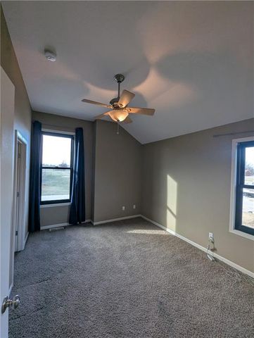 15601 White Drive, Belton, MO 64012