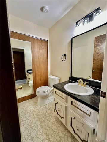 4213 Wentworth Drive, Troy, MI 48098