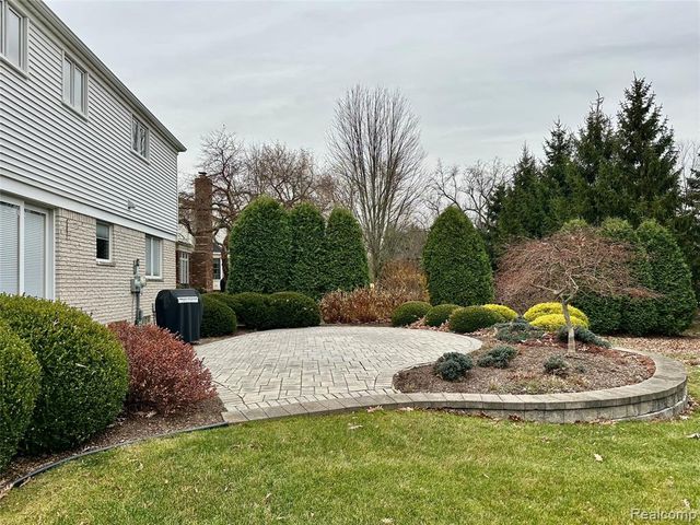 4213 Wentworth Drive, Troy, MI 48098