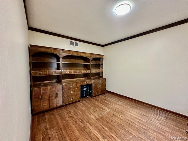 4213 Wentworth Drive, Troy, MI 48098