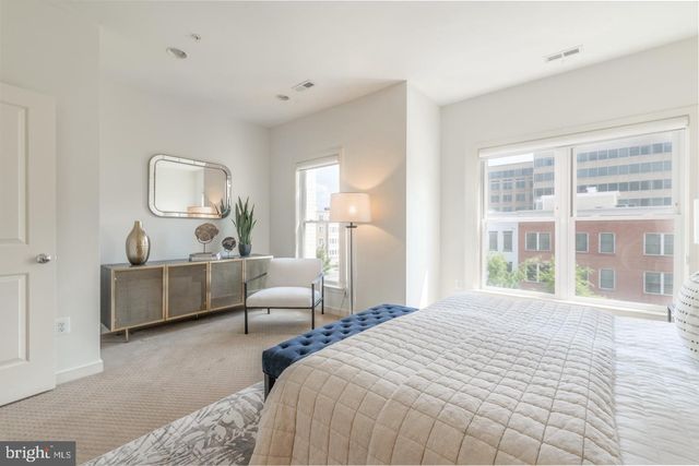 330 L ST SE, Washington, DC 20003