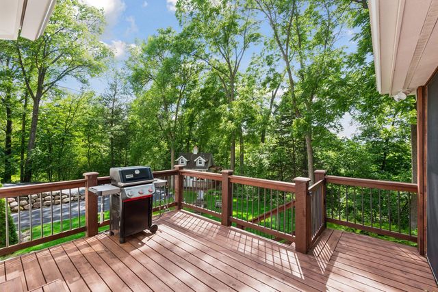 16140 46th Avenue N, Plymouth, MN 55446