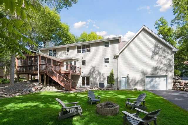 16140 46th Avenue N, Plymouth, MN 55446