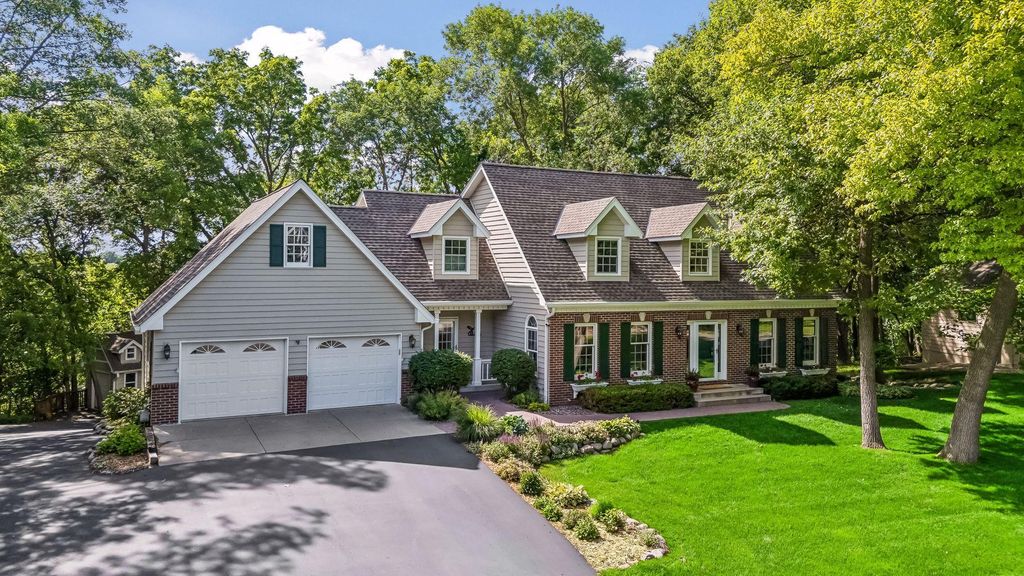 16140 46th Avenue N, Plymouth, MN 55446