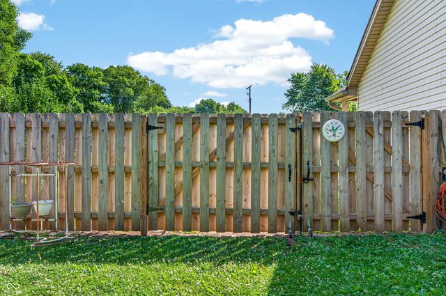 1098 Wilson Way, Franklin, IN 46131