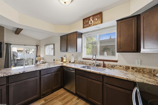 30715 Primrose Drive, Warren, MI 48088